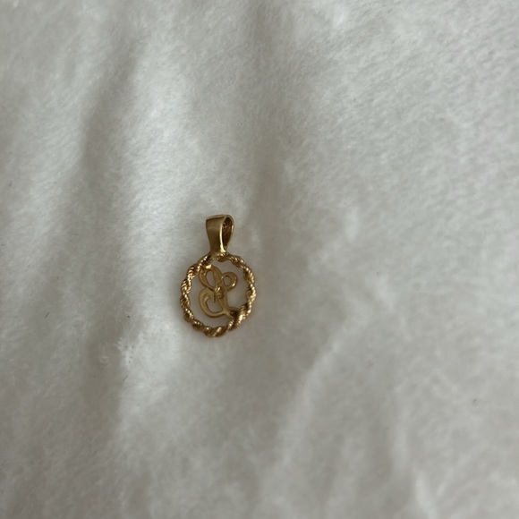 Solid 14k Gold Love Letter Initial L Pendant. - Picture 8 of 9
